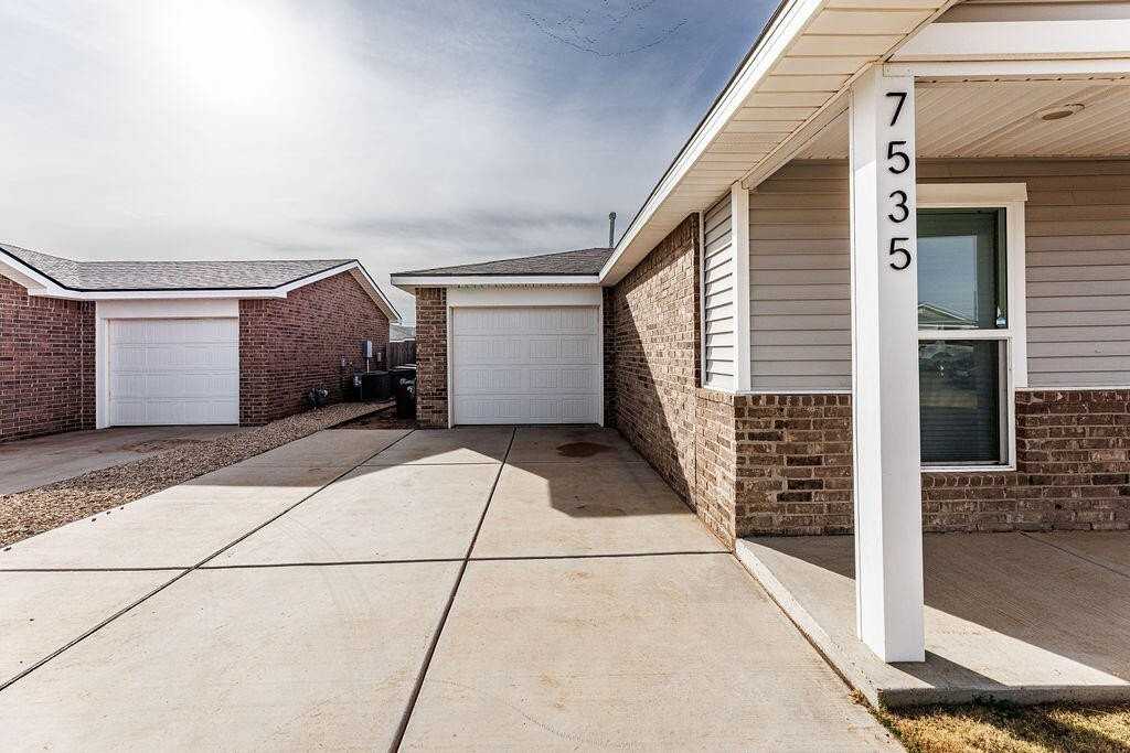 7535 32nd St - Photo 5 of 49