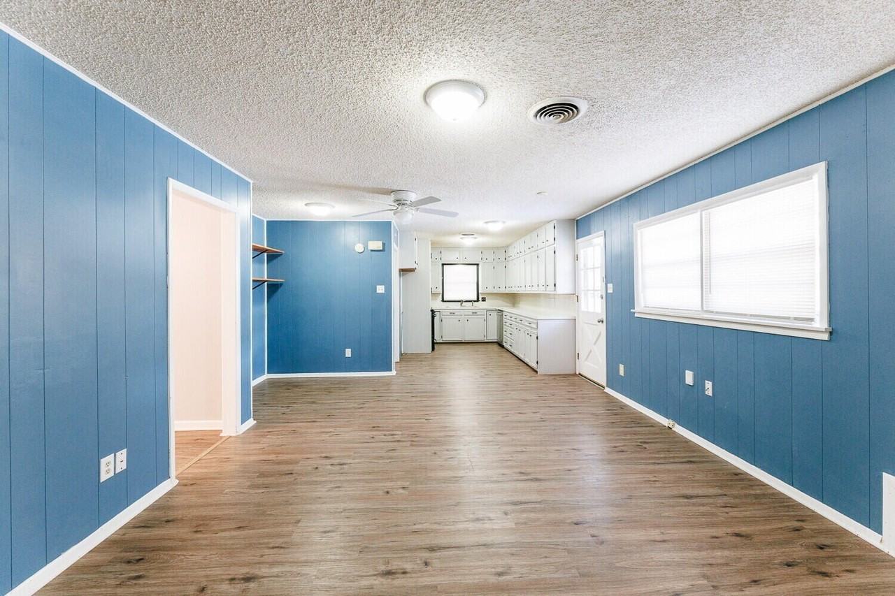 5402 9th St - Photo 4 of 24