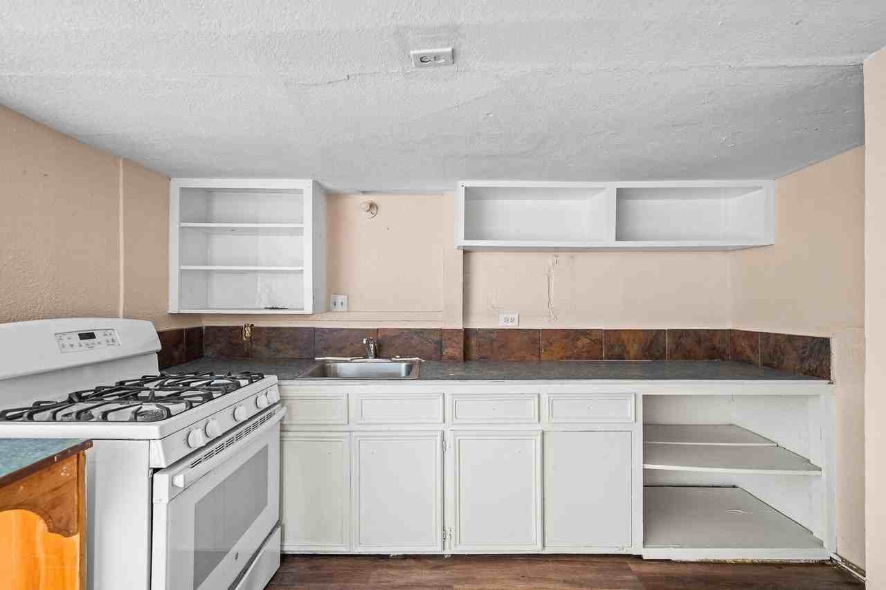 1608 29th St #C - Photo 5 of 8