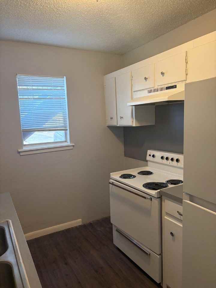 3211 35th St #A - Photo 7 of 16