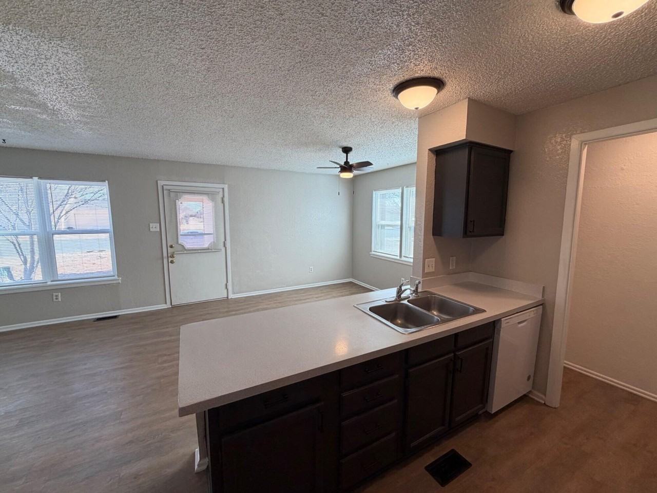 9604 Elgin Ave Apt B - Photo 6 of 12