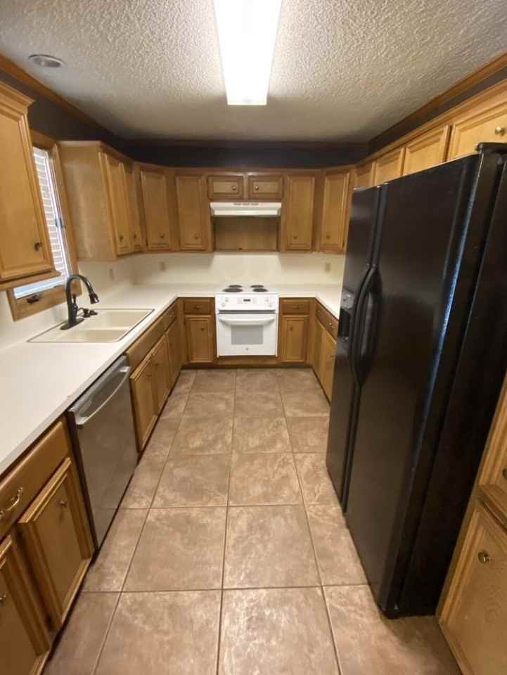 6818 Huron Ave - Photo 4 of 11