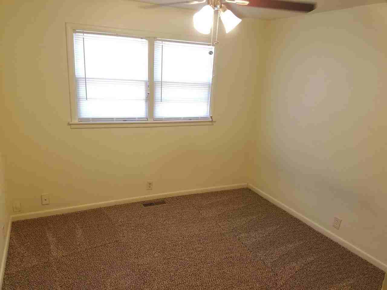 2702 22nd St - Photo 6 of 9