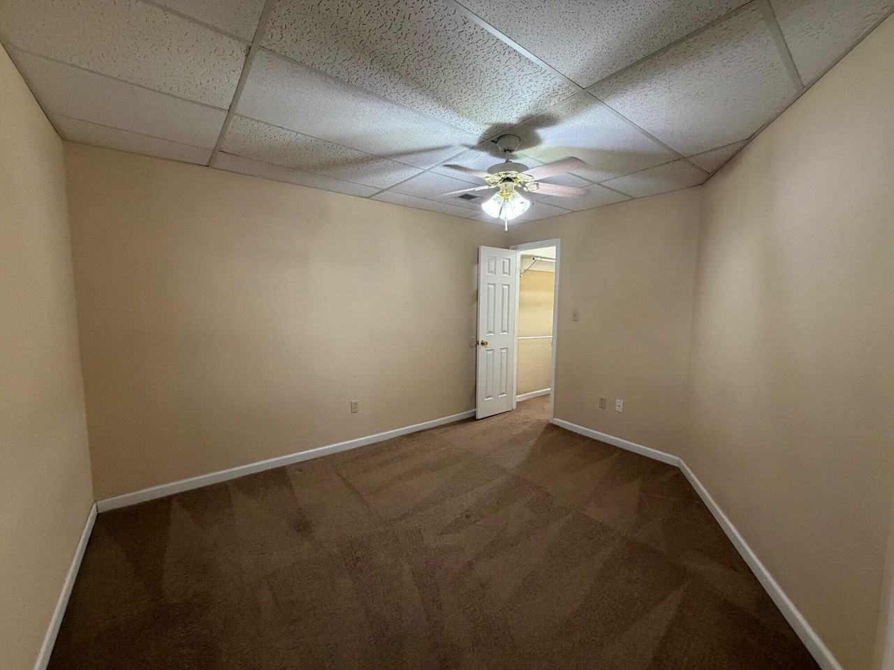 1619 University Ave #8 - Photo 3 of 7