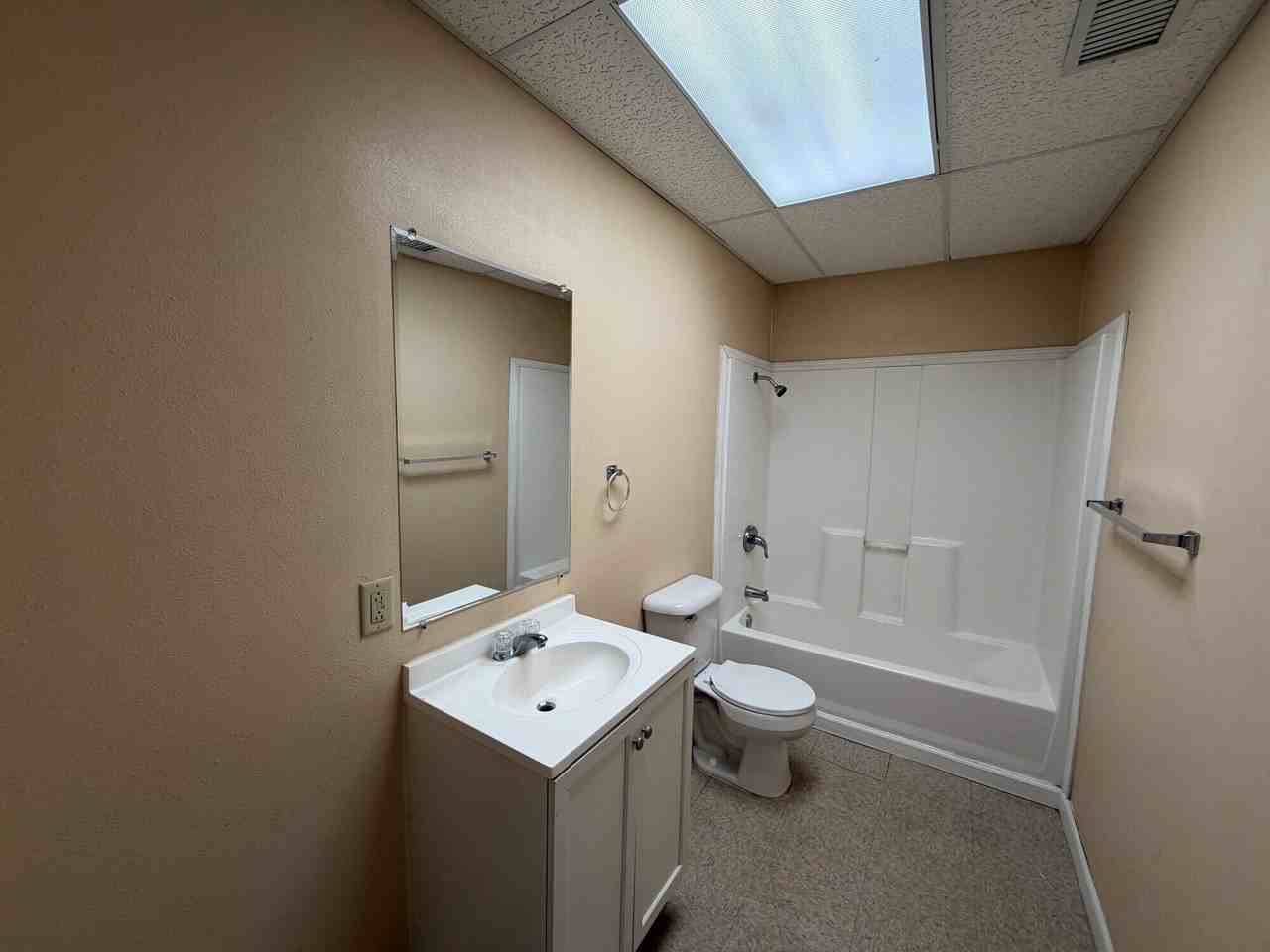 1619 University Ave #8 - Photo 5 of 7
