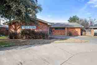 4904 15th St - Photo 1 of 1