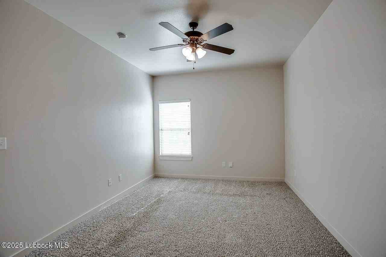 2731 137th St - Photo 6 of 14