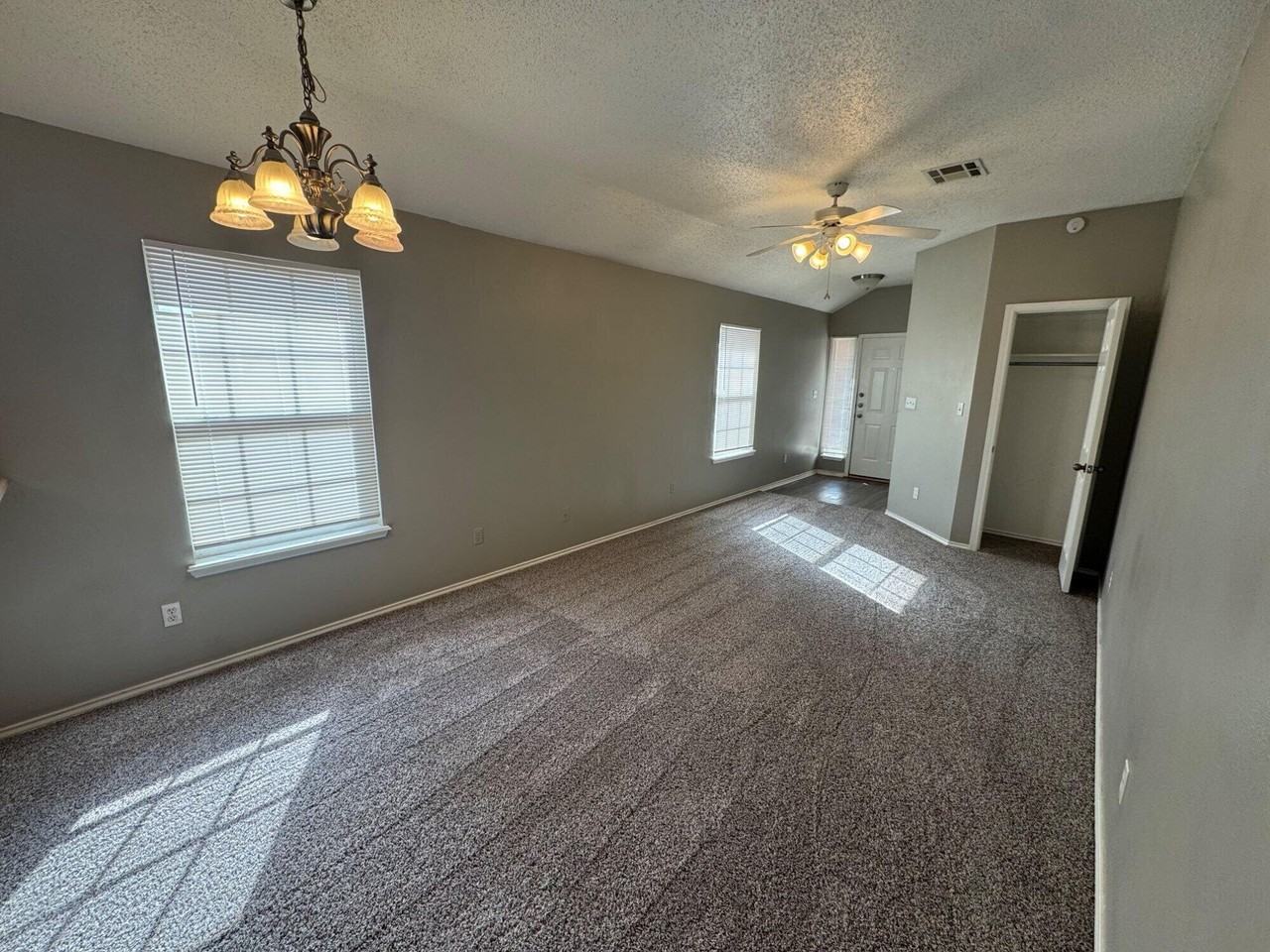 5812 6th St Apt A - Photo 2 of 7