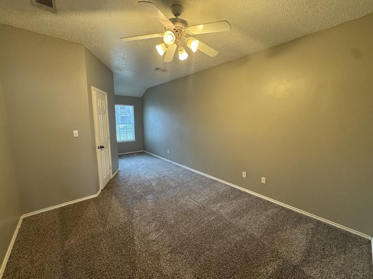 5812 6th St Apt A - Photo 6 of 7