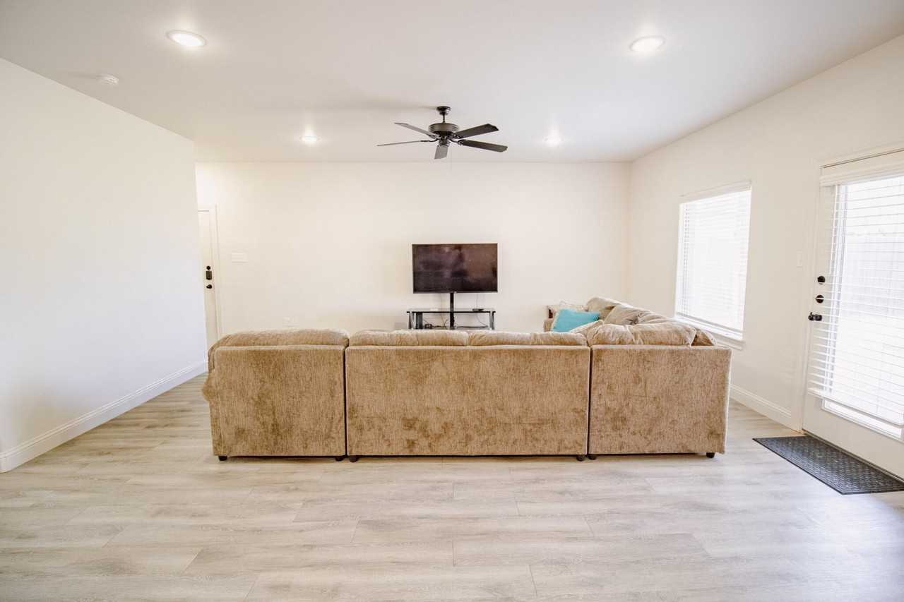 1718 102nd St Unit A - Photo 3 of 17