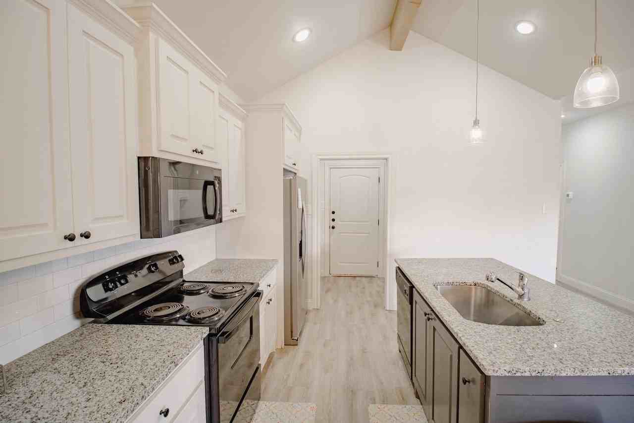 1718 102nd St Unit A - Photo 6 of 17