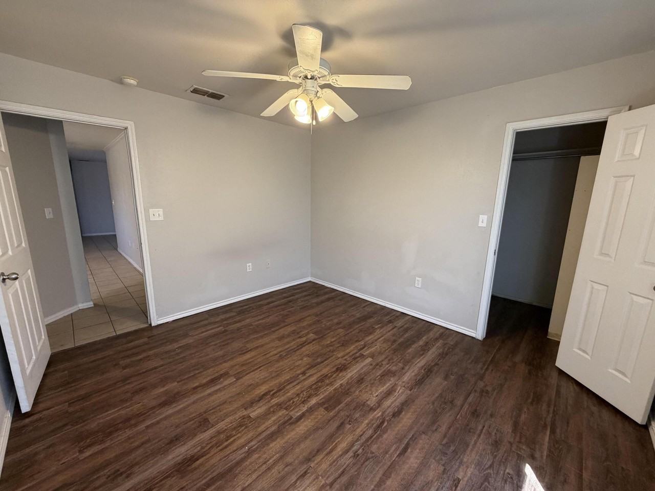 533 N Clinton Ave Apt B - Photo 7 of 17