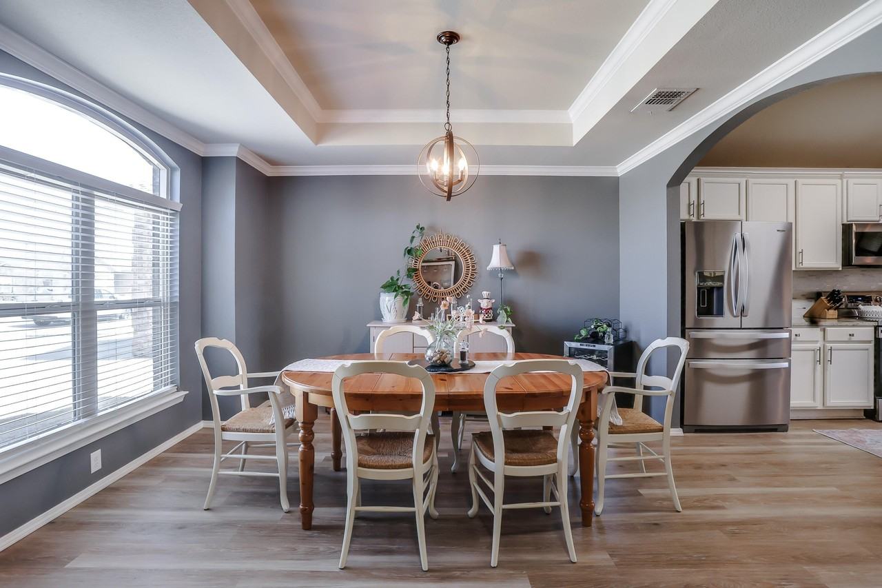 7633 85th St - Photo 4 of 18