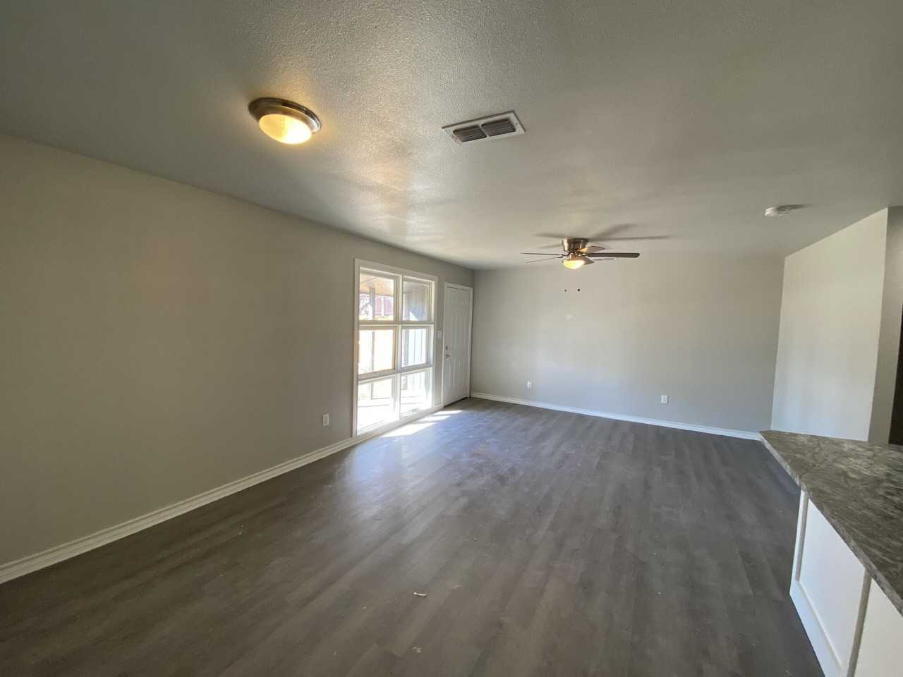 2823 56th St - Photo 4 of 15