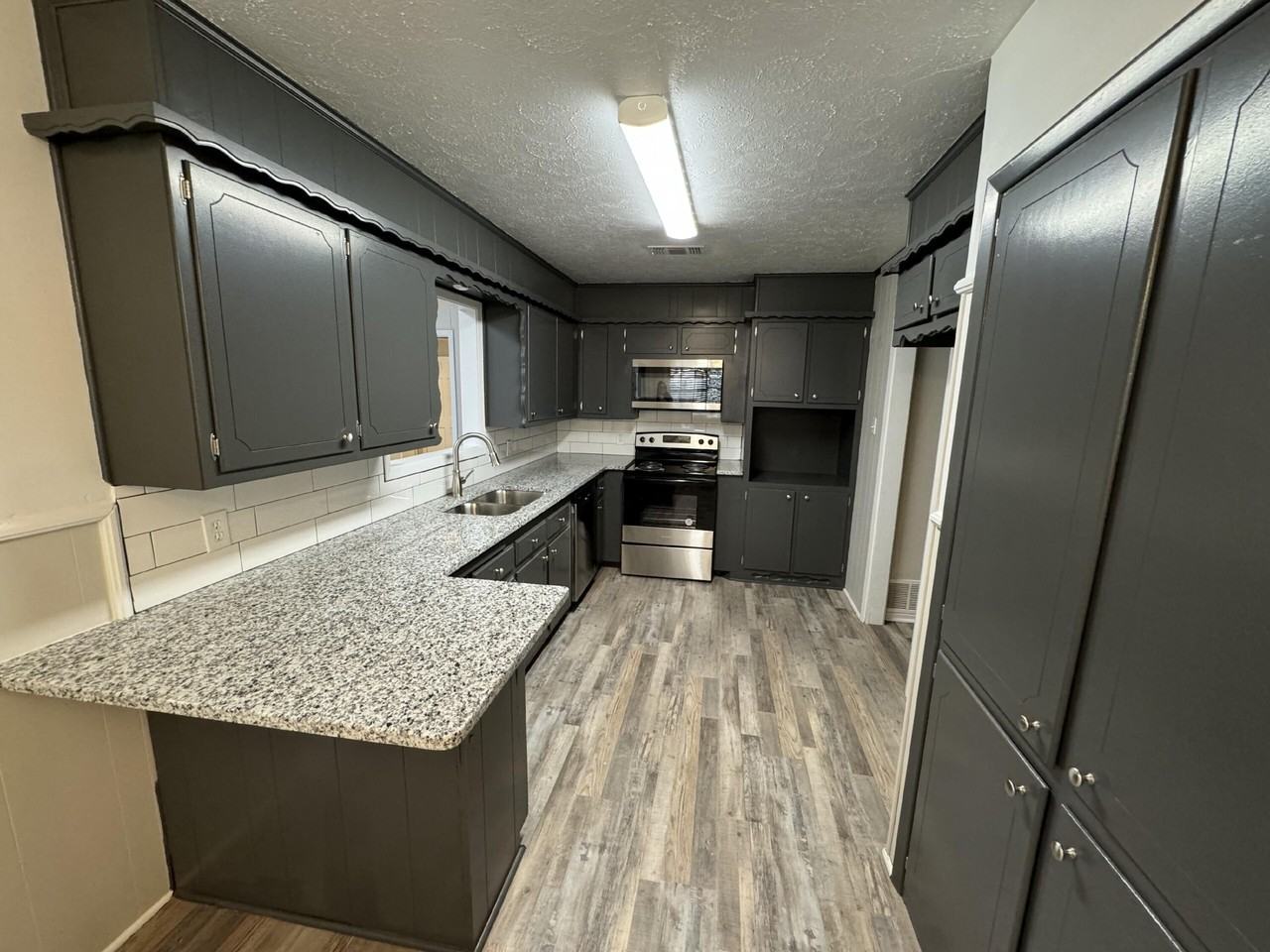 3006 59th St - Photo 3 of 11