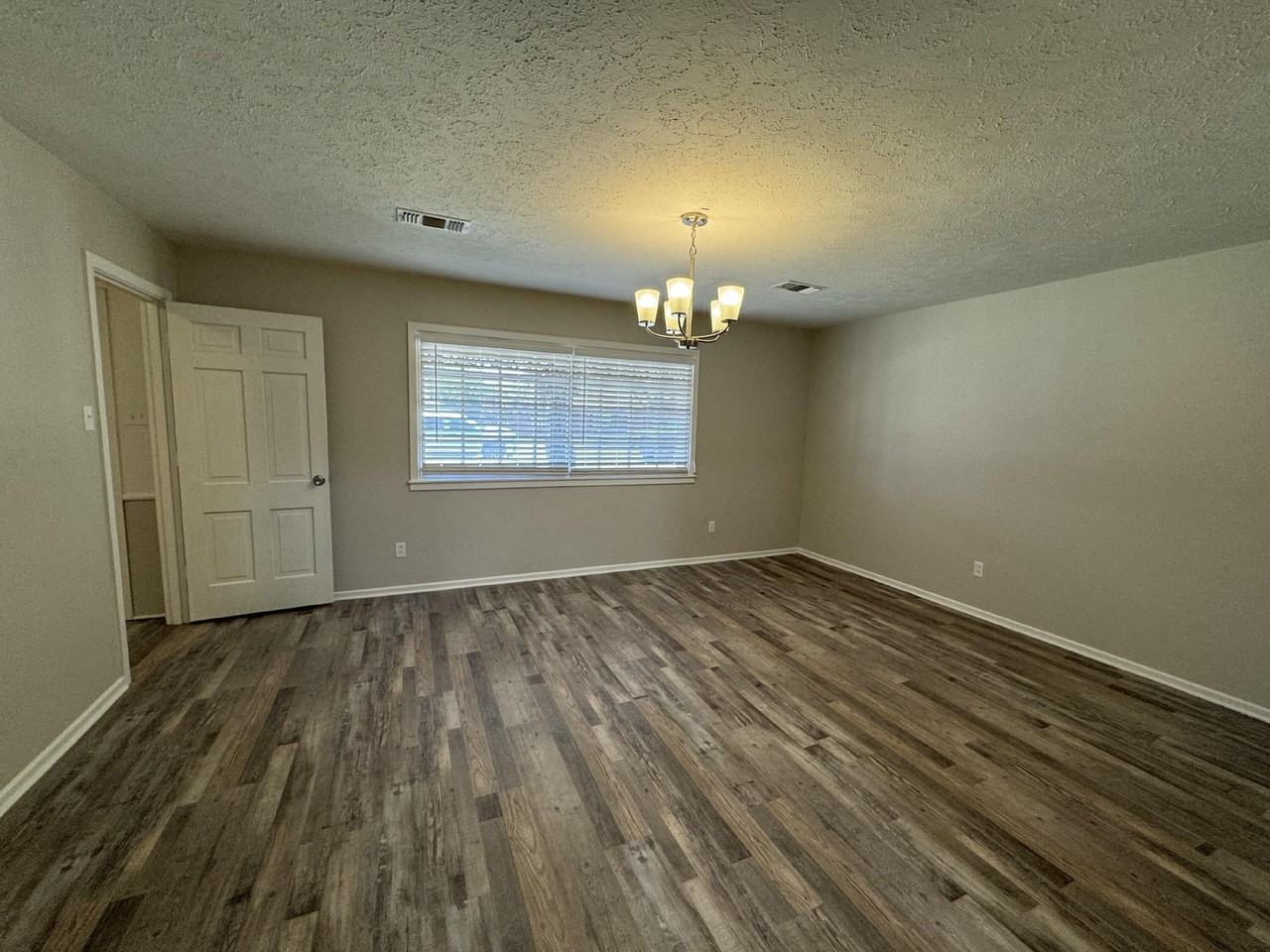 3006 59th St - Photo 6 of 11