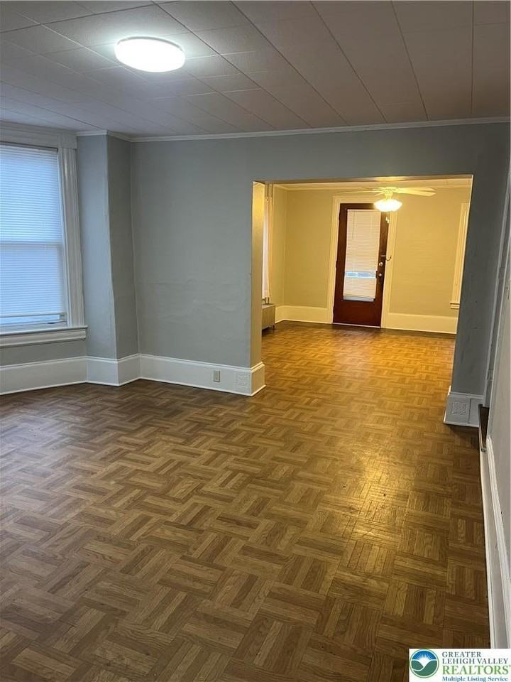 37 E Pennsylvania Ave - Photo 6 of 14