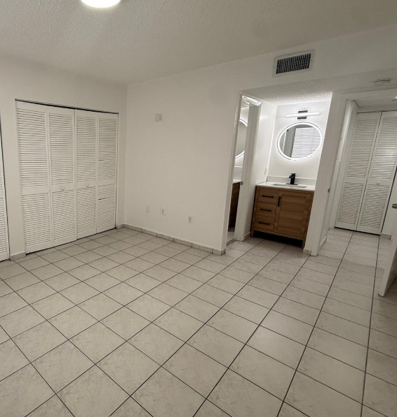 3262 W 70th St - Photo 4 of 8