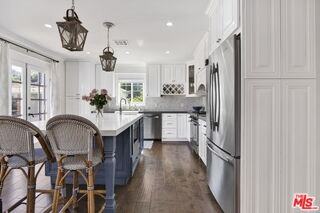 4621 Allott Ave - Photo 3 of 8