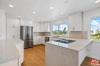 29 Lighthouse St #2 - Photo 5 of 8