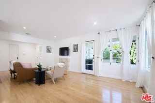 1033 20th St #U - Photo 3 of 8