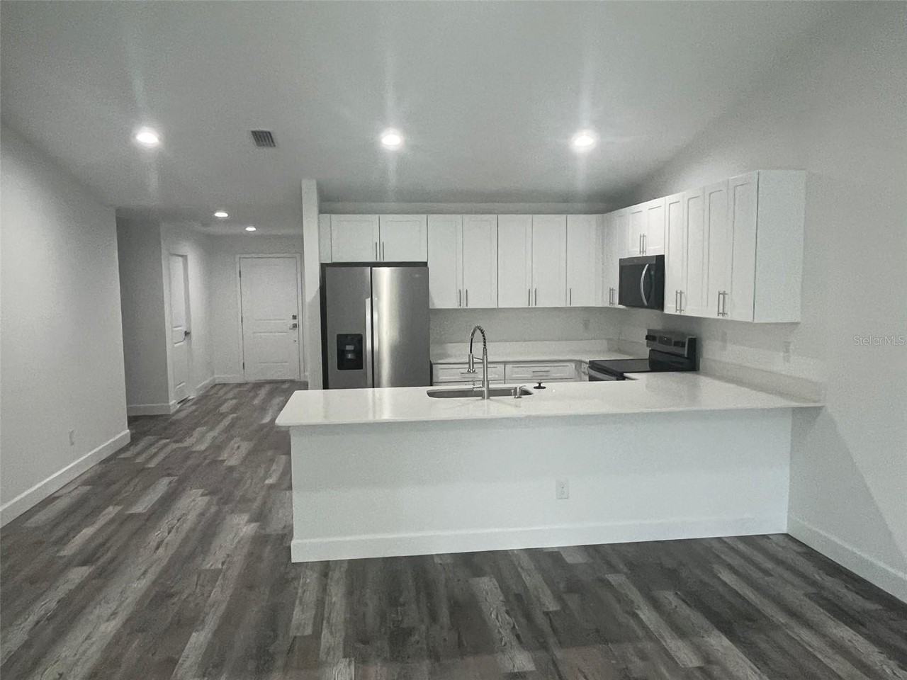 10037 Amicola St - Photo 2 of 11