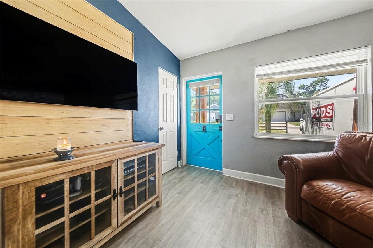 2707 Greenleaf Dr - Photo 4 of 16