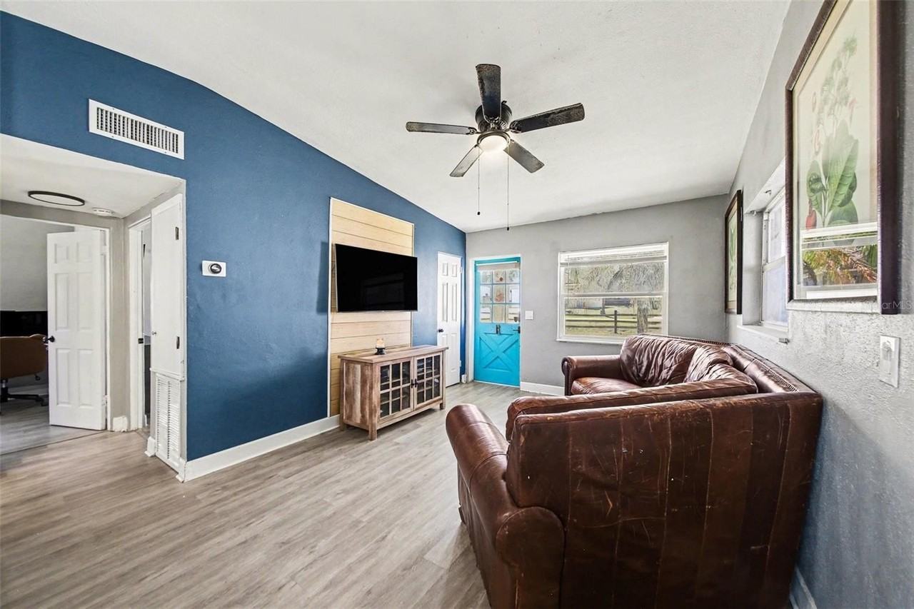 2707 Greenleaf Dr - Photo 6 of 16