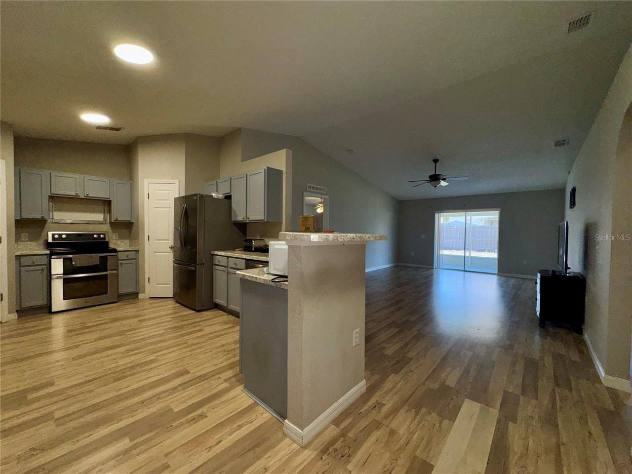 12626 Lake Vista Dr - Photo 3 of 32