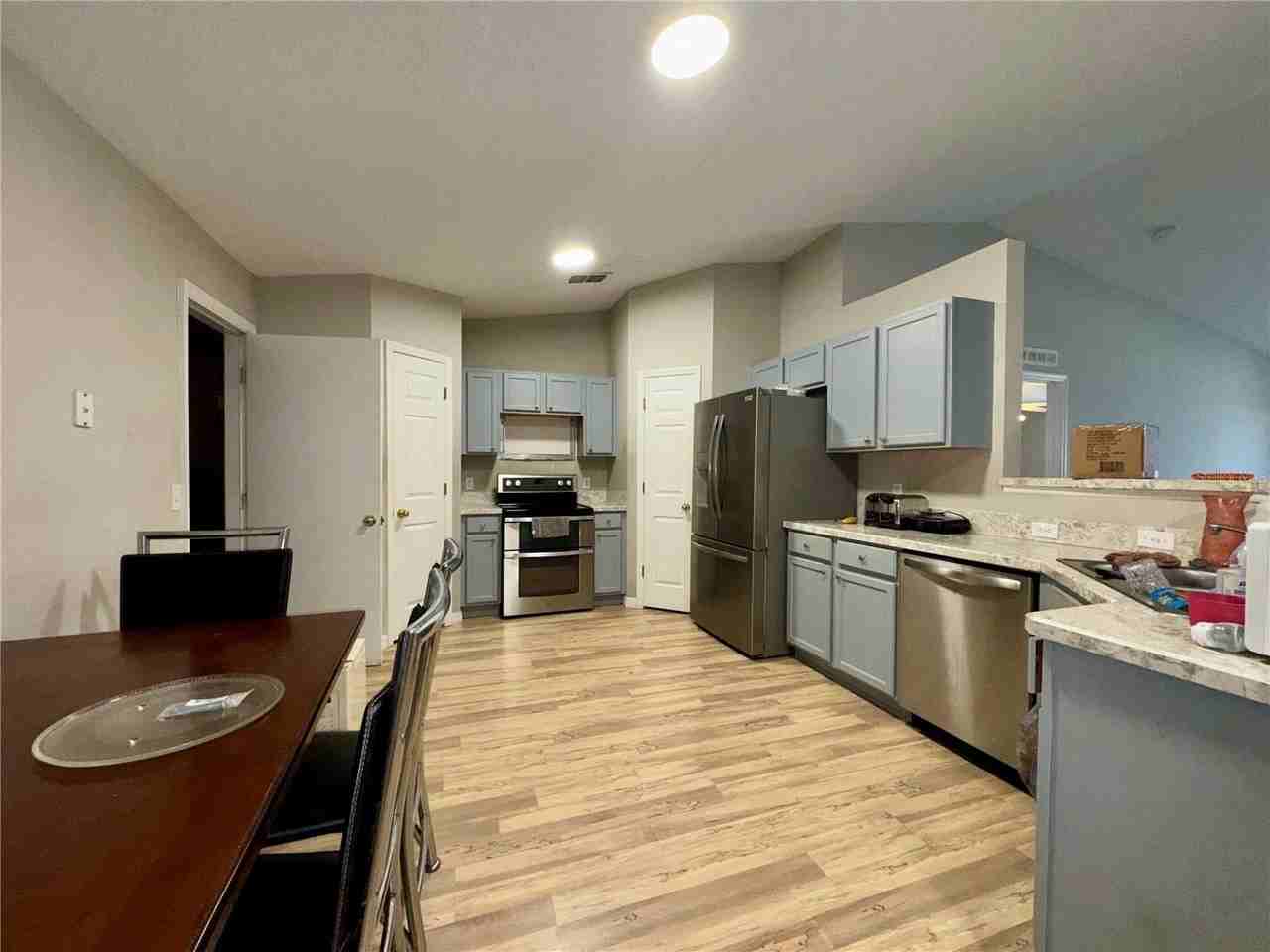 12626 Lake Vista Dr - Photo 4 of 32