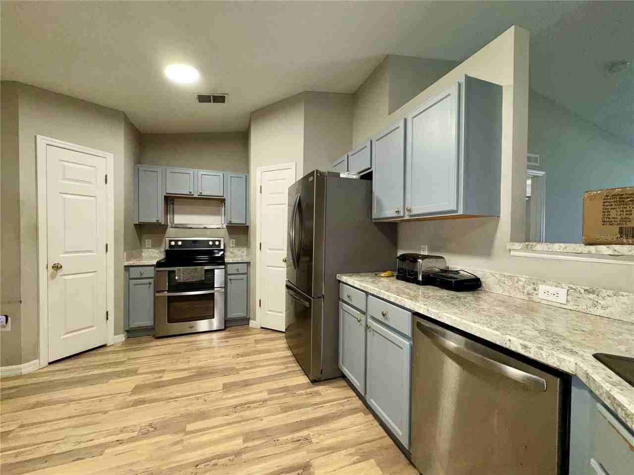 12626 Lake Vista Dr - Photo 5 of 32