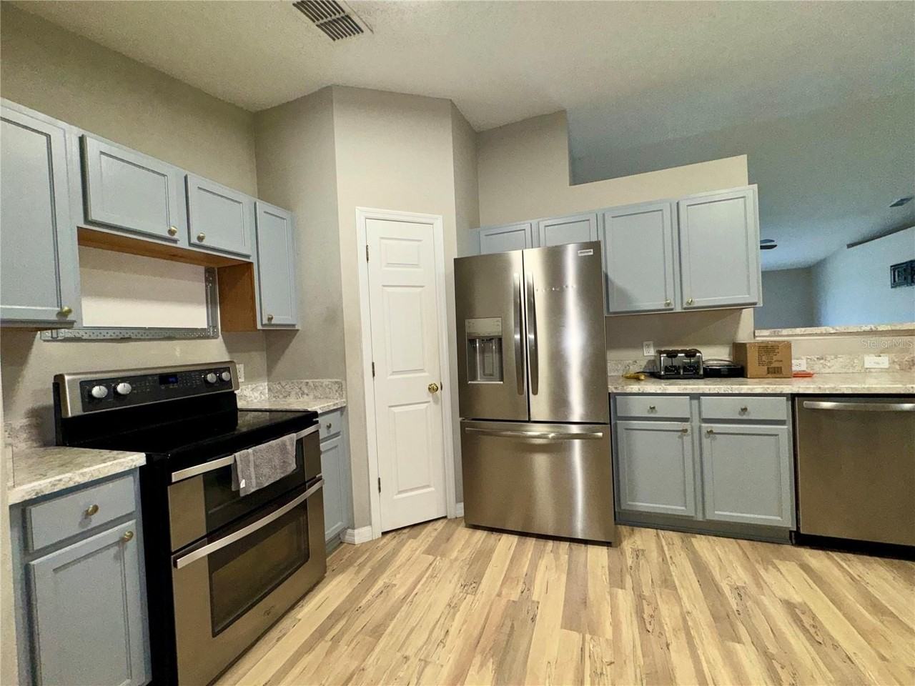 12626 Lake Vista Dr - Photo 7 of 32