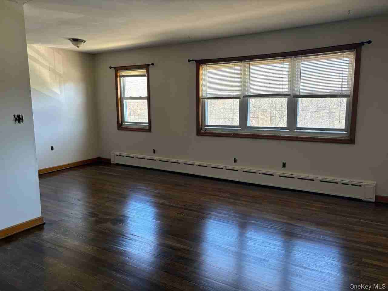 21 Route 17 - Photo 2 of 13