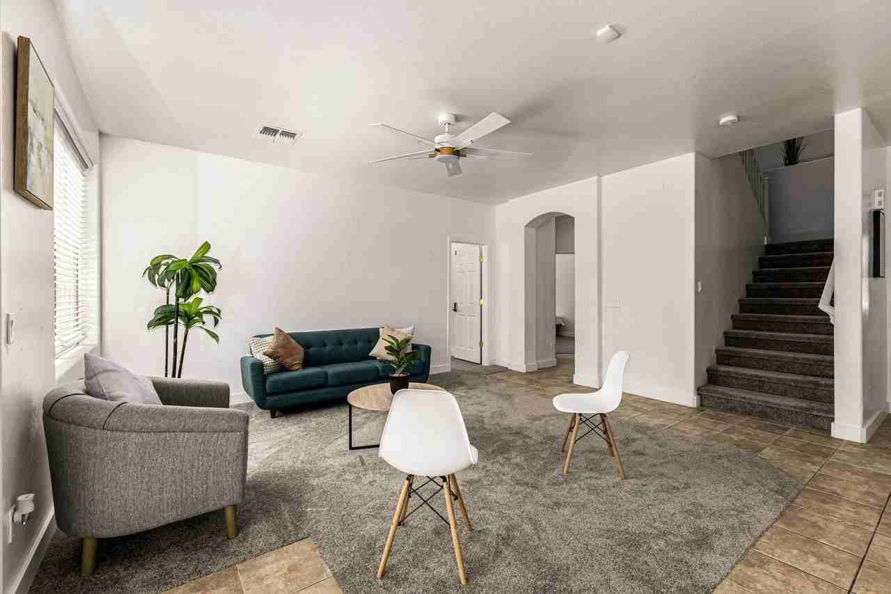 W Sandra Ter - Photo 2 of 31