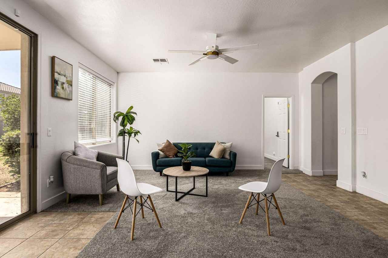 W Sandra Ter - Photo 3 of 31