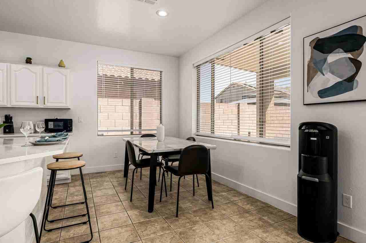 W Sandra Ter - Photo 6 of 31