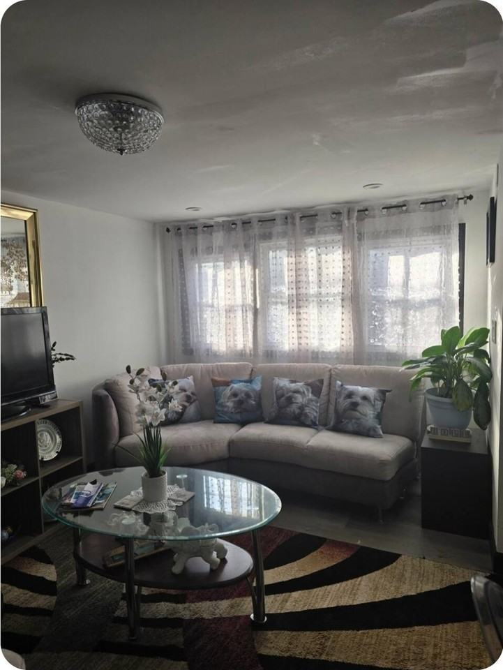 1st Ave - Photo 2 of 7