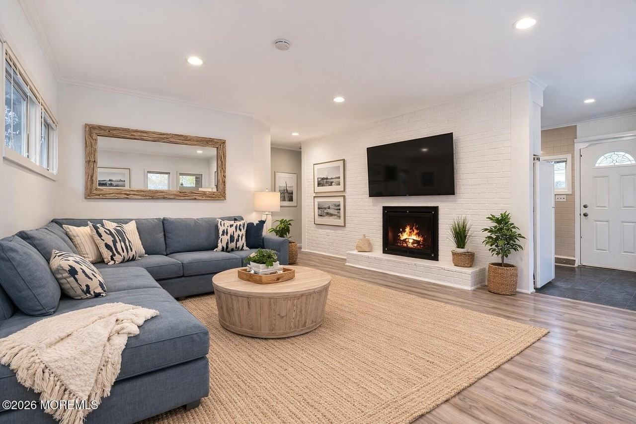 59 Lakewood Rd - Photo 2 of 5