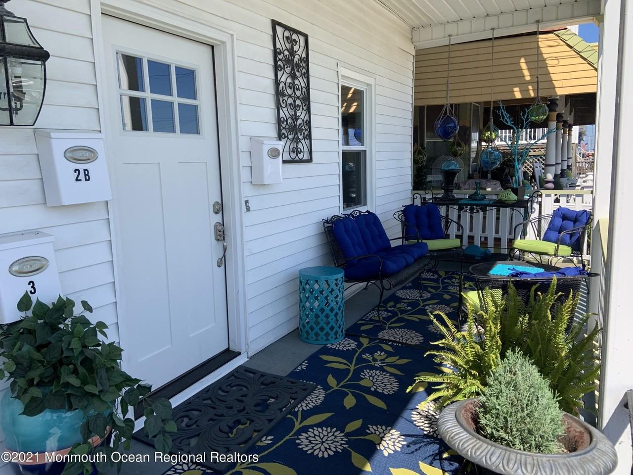 33 Broadway Apt 1 - Photo 2 of 20