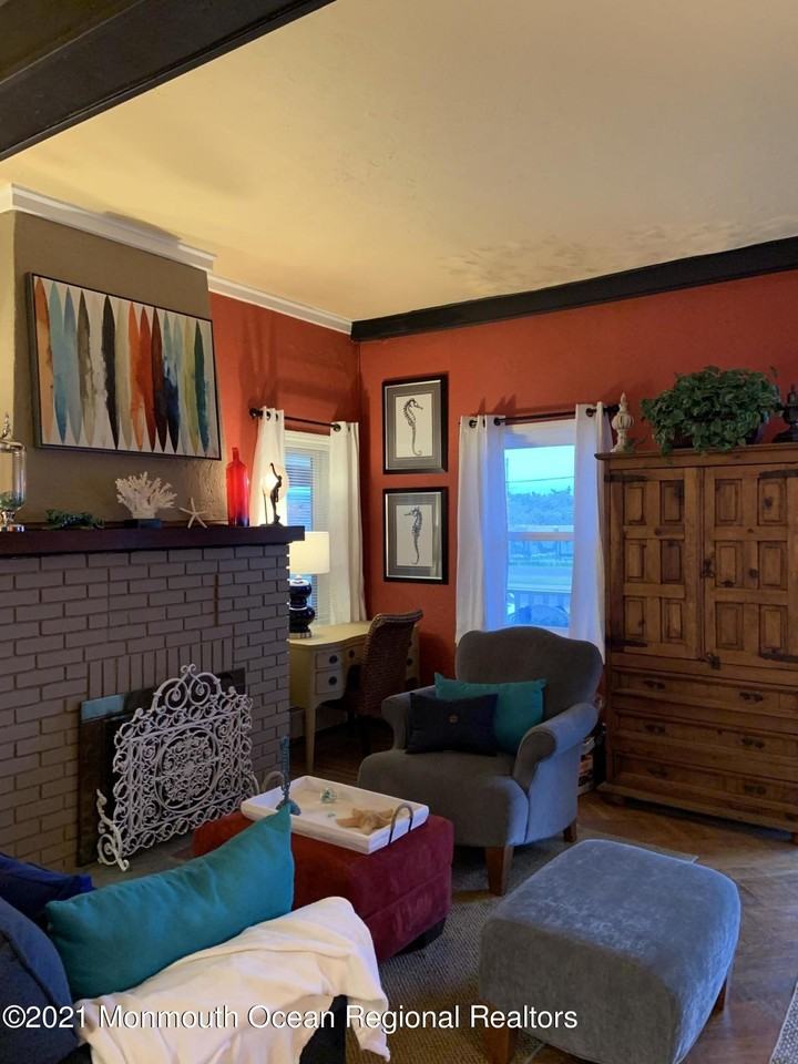 33 Broadway Apt 1 - Photo 7 of 20