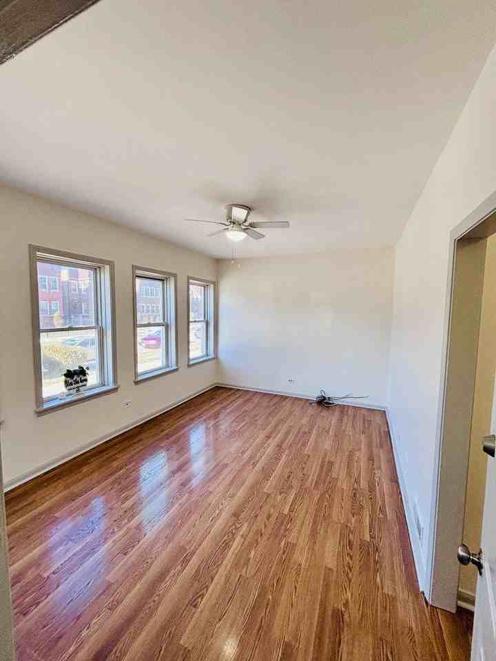 1715 N Meade Ave - Photo 2 of 12