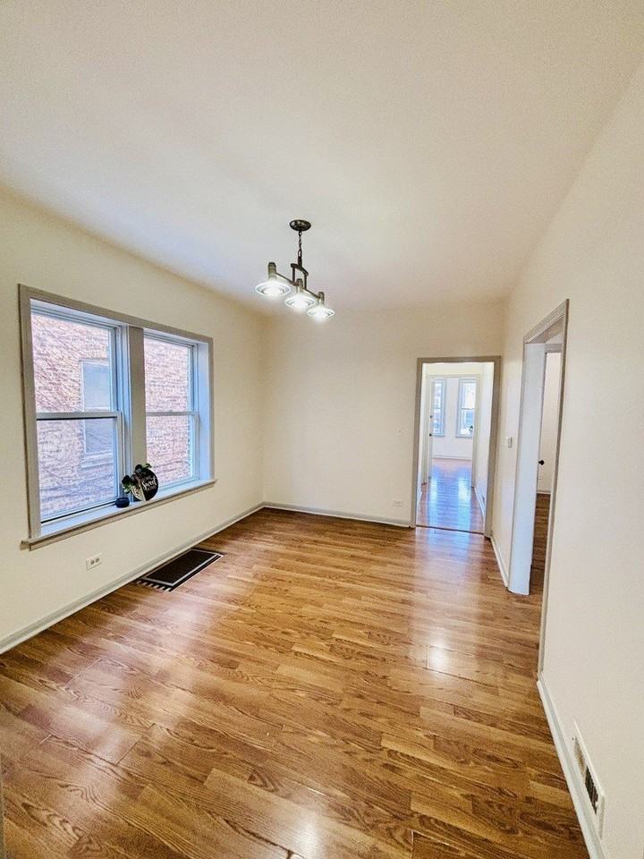 1715 N Meade Ave - Photo 4 of 12