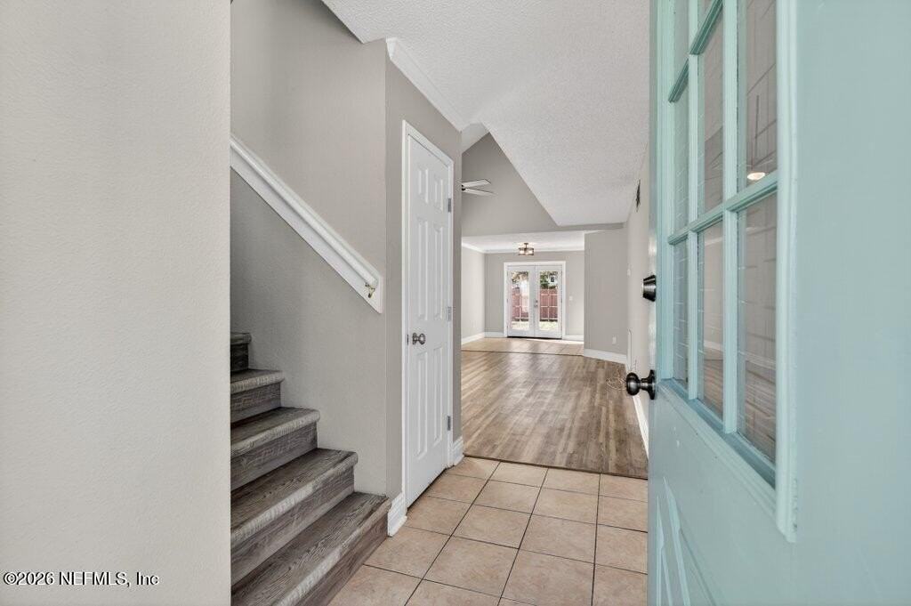 518 Tuxedo Ct - Photo 4 of 43