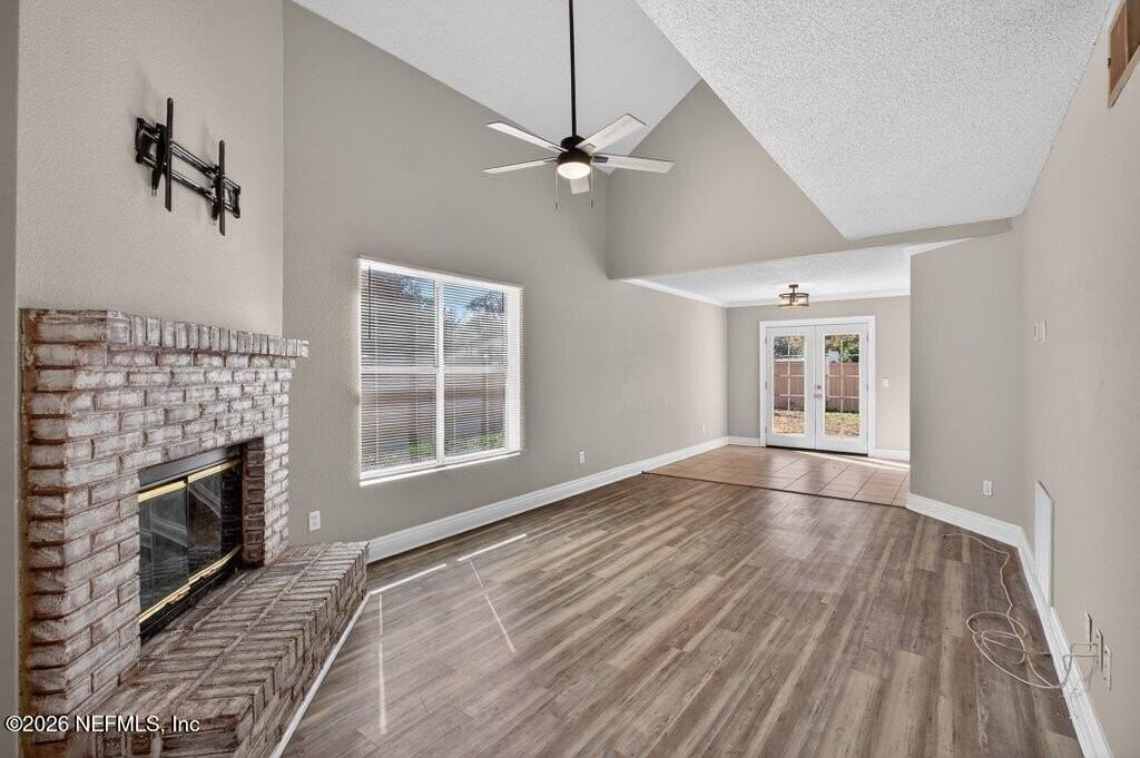 518 Tuxedo Ct - Photo 6 of 43