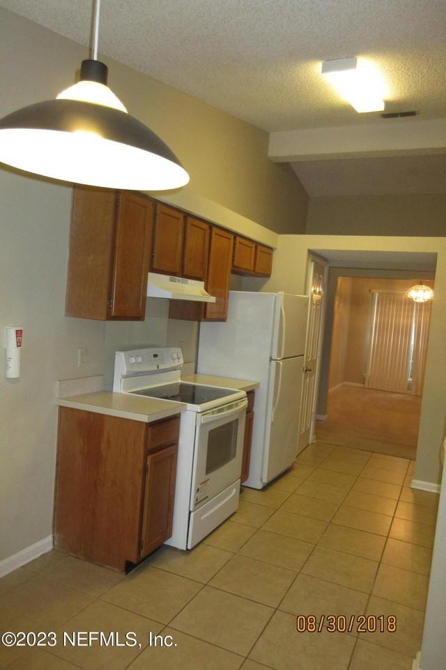 12546 Long Lake Ct - Photo 3 of 15