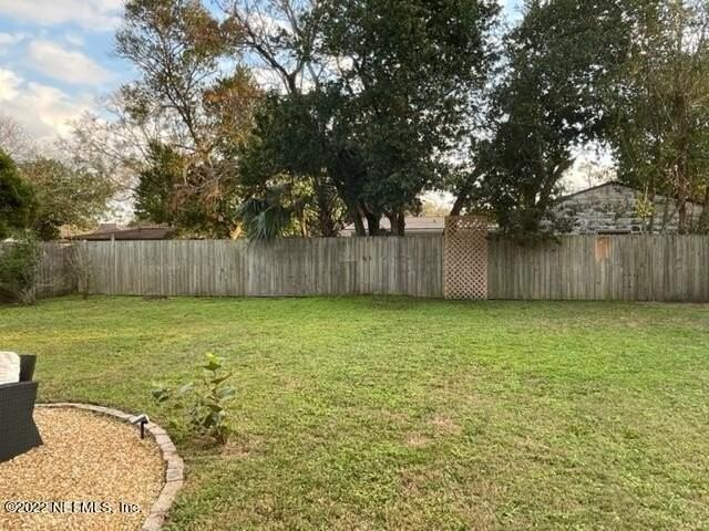 10412 Skycrest Dr N - Photo 6 of 19