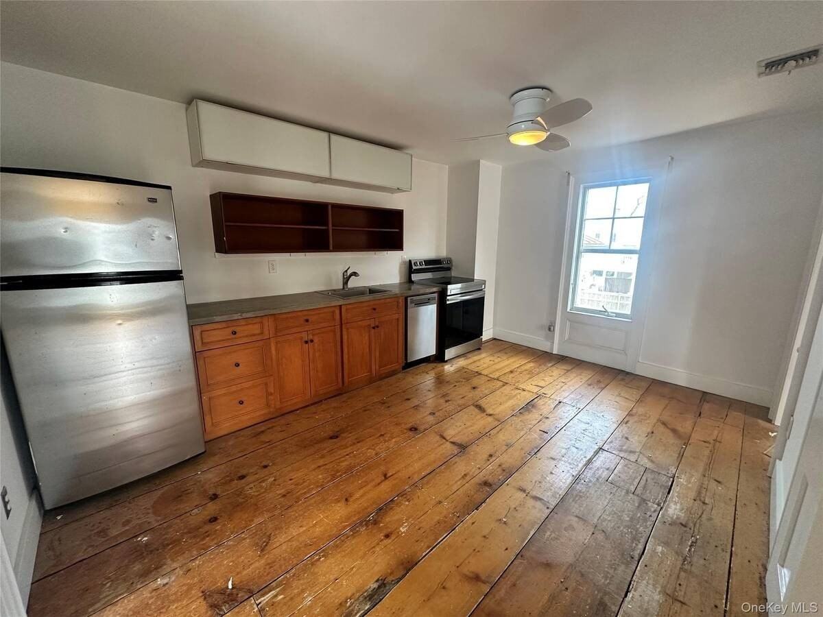 744 Main St #2 - Photo 5 of 18