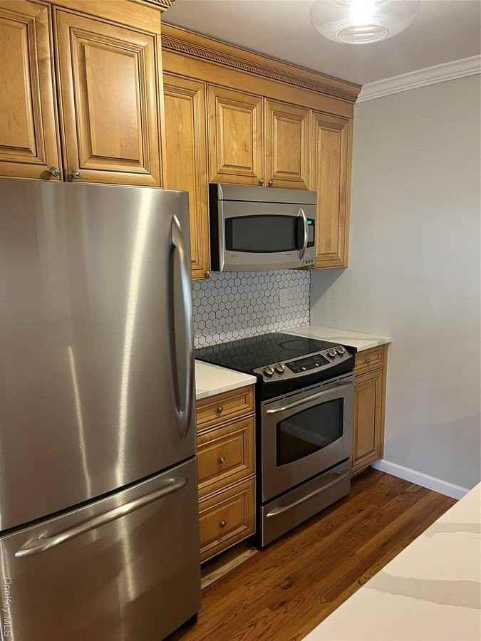 77 Richmond Blvd #4A - Photo 3 of 12