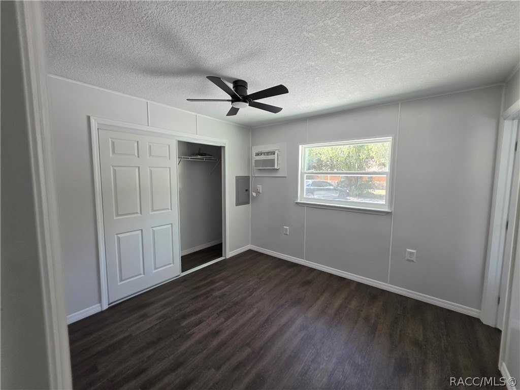 645 Ne 10th St - Photo 6 of 12