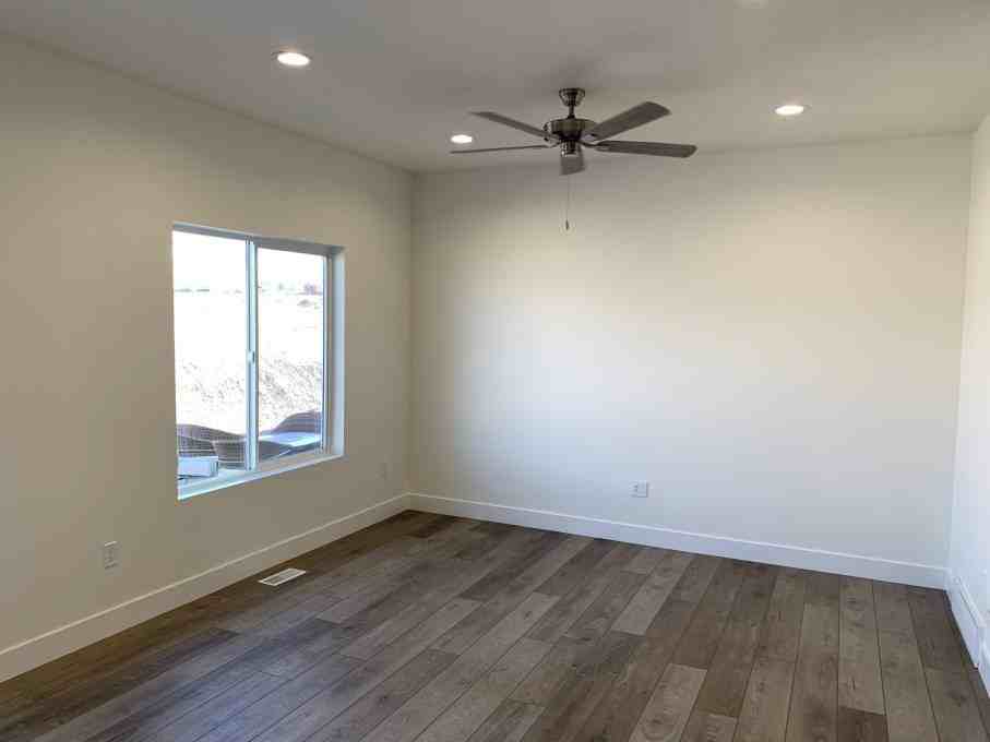 864 Glen Eagles Ct - Photo 2 of 30